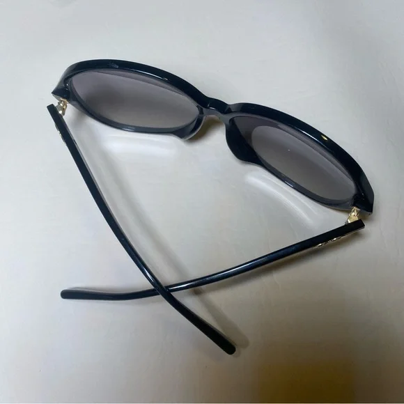 Coach Black Sunglasses with Case - Picture 5 of 8